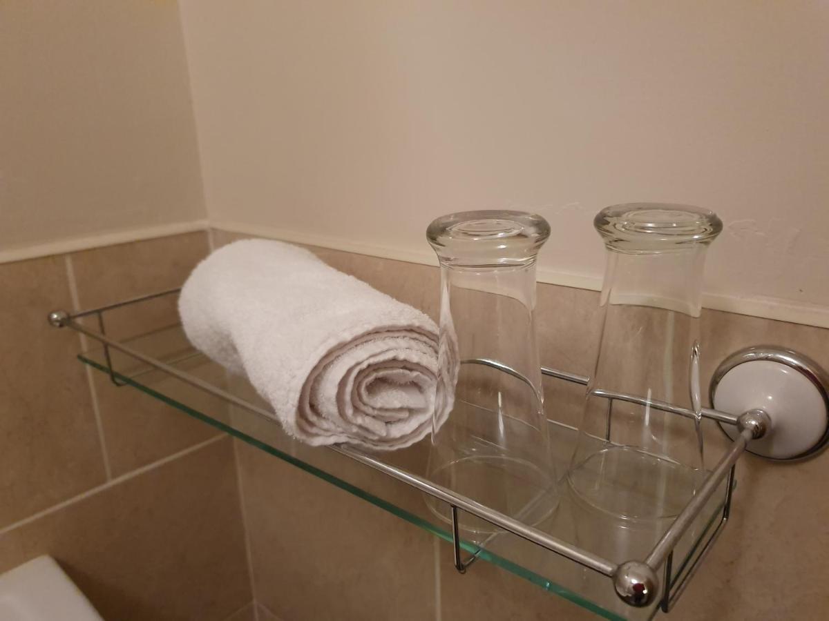 The Bowers Bar & Restaurant Hotell Ballinrobe Eksteriør bilde