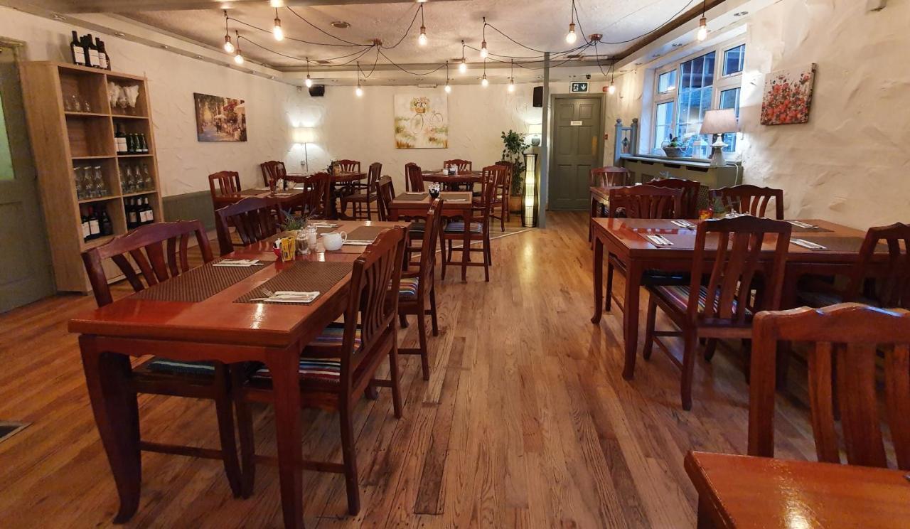 The Bowers Bar & Restaurant Hotell Ballinrobe Eksteriør bilde